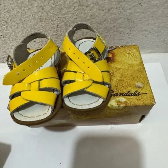 Salt Water Sun-San Surfer Sandals size 3 shiny yellow - Picture 2 of 5